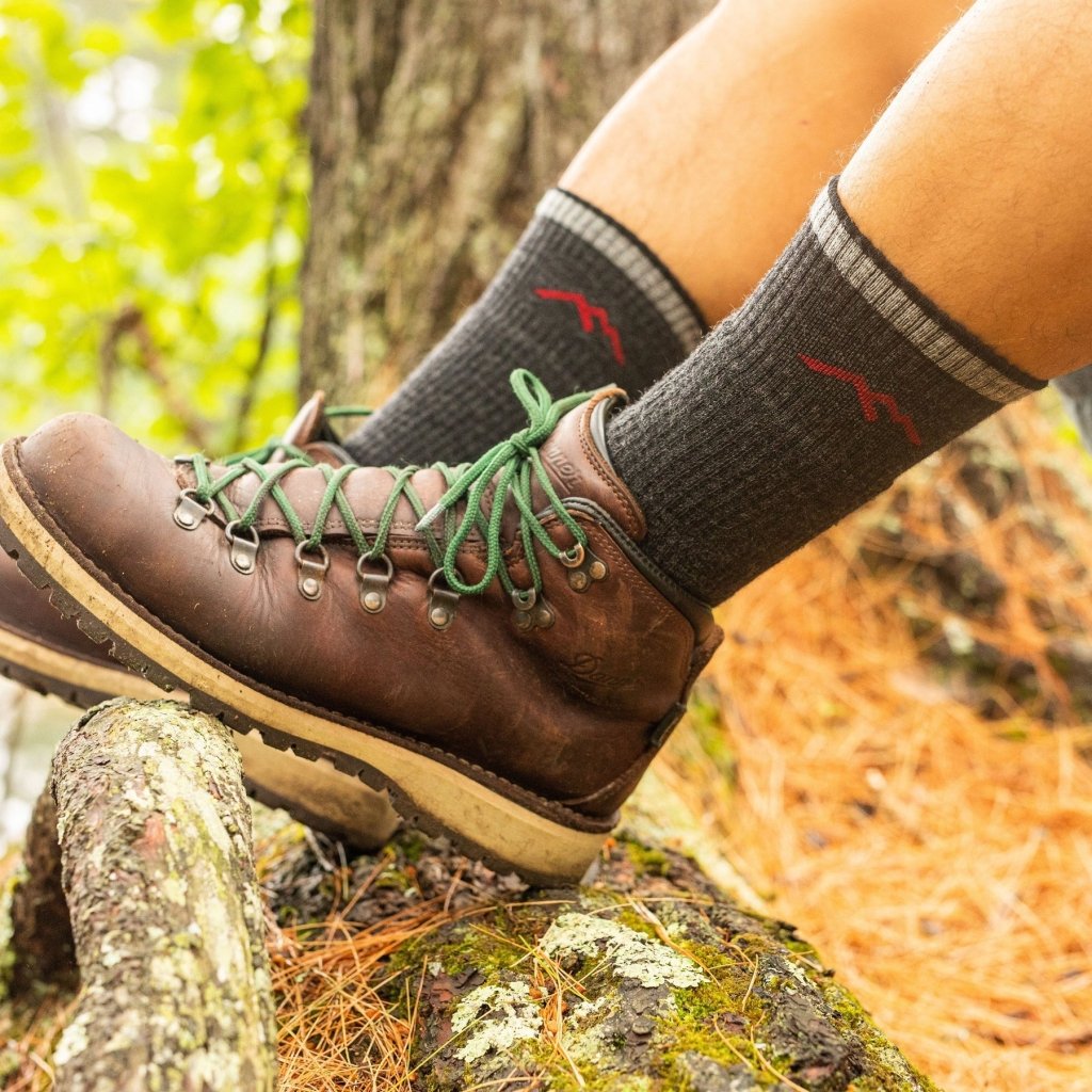 Darn Tough 1403 Men's Hiker Boot Midweight Hiking Sock - Charcoal - Hill and Dale Outdoors