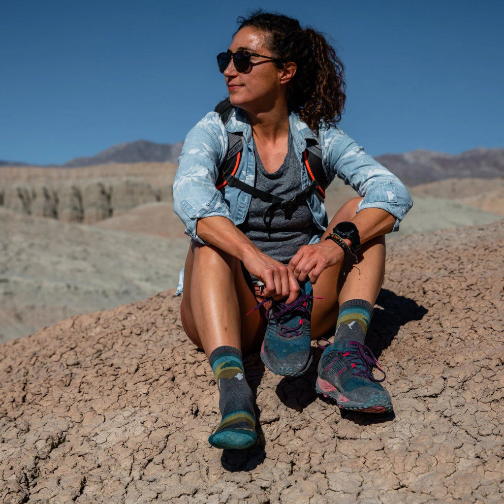 Darn Tough 5005 Women's Sunset Ledge Mirco Crew Lightweight Hiking Socks - Hill and Dale Outdoors