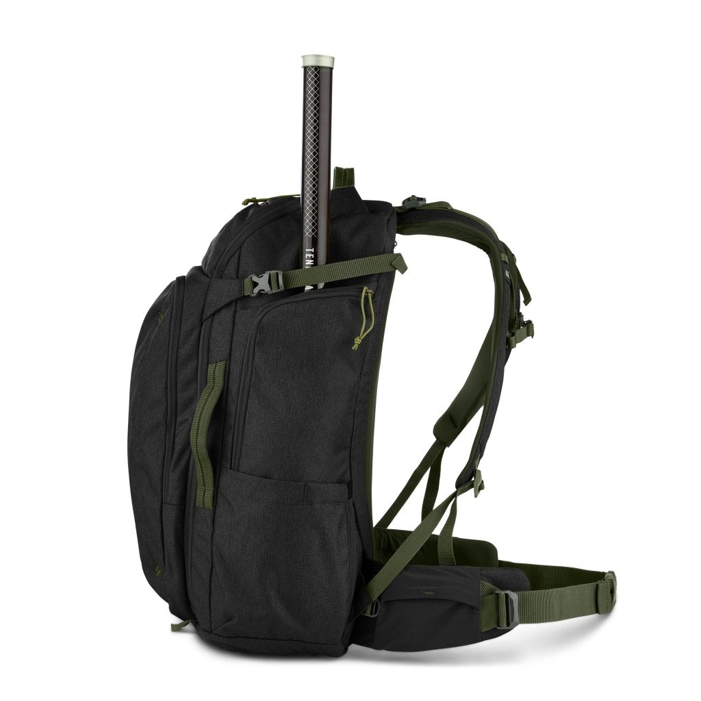 KELTY REDWING TRAVELLER 40 BLACK - Hill and Dale Outdoors