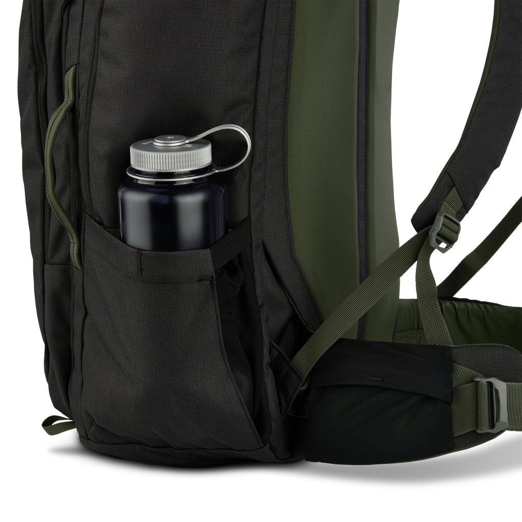 KELTY REDWING TRAVELLER 40 BLACK - Hill and Dale Outdoors