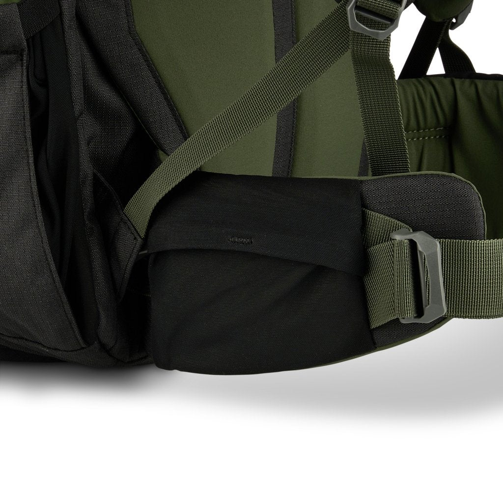 KELTY REDWING TRAVELLER 40 BLACK - Hill and Dale Outdoors