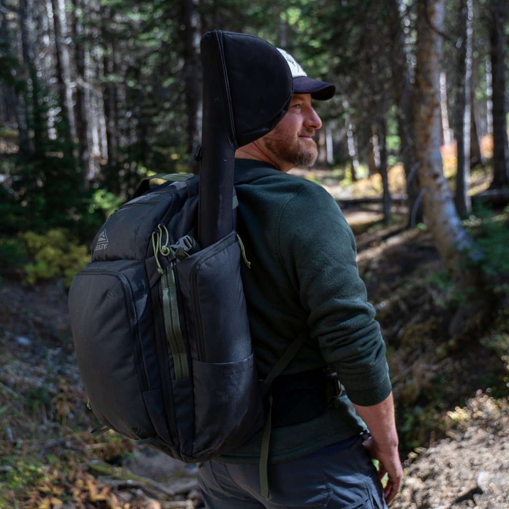 KELTY REDWING TRAVELLER 40 BLACK - Hill and Dale Outdoors