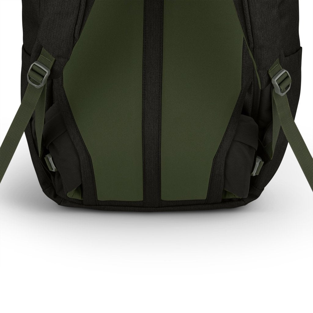 KELTY REDWING TRAVELLER 40 BLACK - Hill and Dale Outdoors