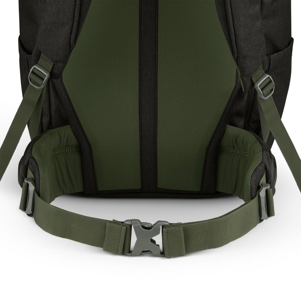 KELTY REDWING TRAVELLER 40 BLACK - Hill and Dale Outdoors