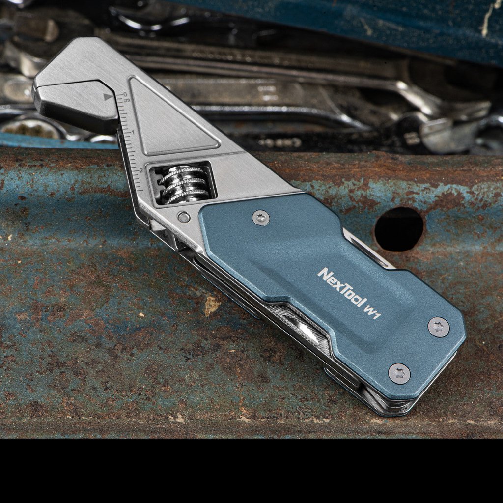 Nextool Light Wrench W1 6 - IN - 1 Pocket Tool - Hill and Dale Outdoors