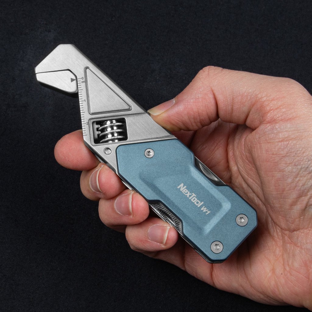 Nextool Light Wrench W1 6 - IN - 1 Pocket Tool - Hill and Dale Outdoors
